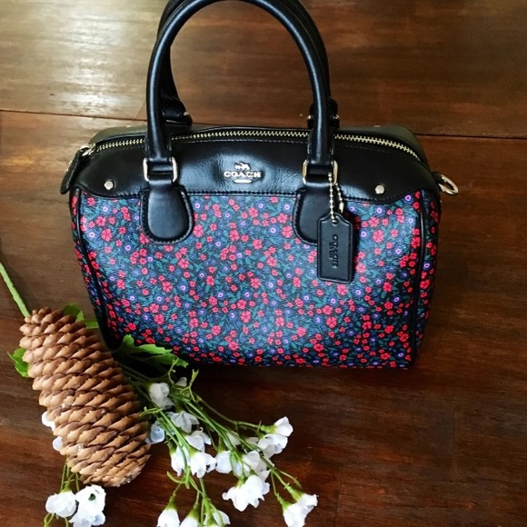 SOLD ๐๐ผ - Picture 1 of 8